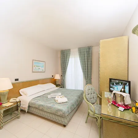 Ambasciatori מלון 4*