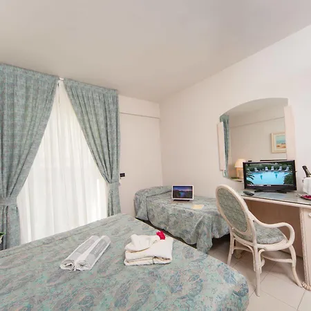 Hotel Ambasciatori 4*