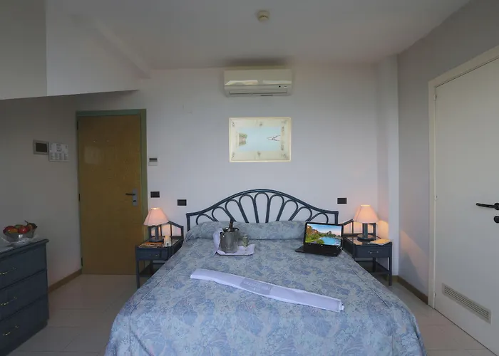 Ambasciatori 4* Pineto