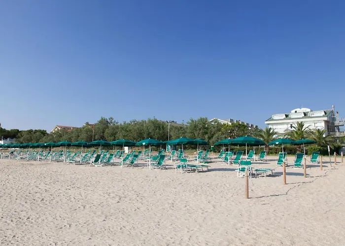 Ambasciatori 4* Pineto